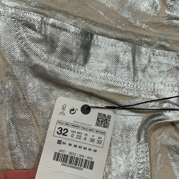 White and silver metallic or foil Zara jeans new with tags - Picture 4 of 5